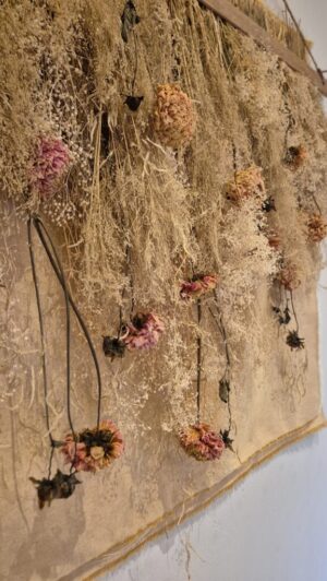 Alternative view of Faded Peach - botanisch wanddoek (85x70cm)